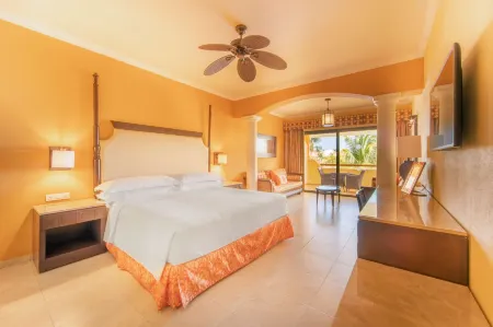 Barceló Maya Palace - All Inclusive Отели рядом с достопримечательностью «Rockaway Bay»
