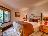Westwind 108 2Bd 2BA Platinum Condo in Lionshead Village Hotels in Vail
