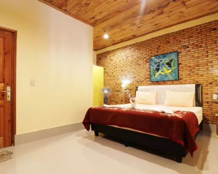 Tuk Tuk Timbul Bungalows Hoteles en Simanindo