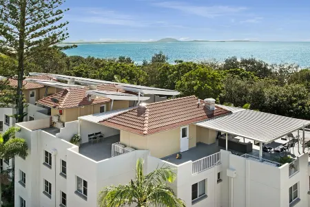 Beachcomber on the Spit Отели рядом с достопримечательностью «Аквариум СИ ЛАЙФ Саншайн-Кост»