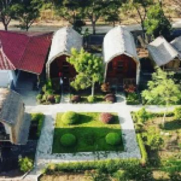 Ekas Garden Bungalow Hotels in Pemongkong