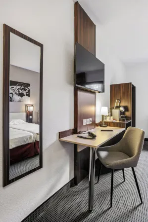 Hôtel Akena la Ferté Bernard Отели рядом с достопримечательностью «La ferte bernard rue alfred»