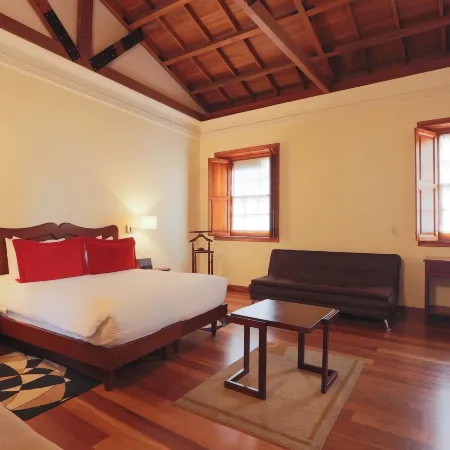 Hotel Santa Lucia Boutique Spa Отели рядом с достопримечательностью «Музей золота»