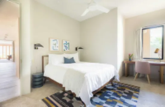 Moonshine by Avantstay Modern & Stylish Estate w/ Bar, Fire Pit & Hot Tub 5 Bd