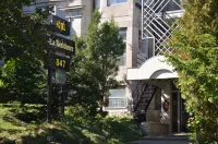 Hotel la Residence du Voyageur Hotels in Le Plateau-Mont-Royal