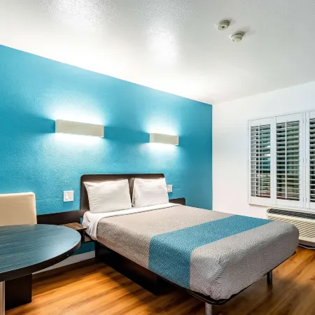 Motel 6 Fountain Valley, CA - Huntington Beach Area