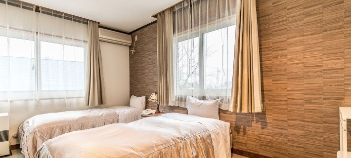 Petit Hotel Enchante Hotels in Hakuba