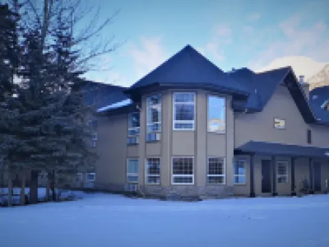 マウンテン ビュー イン キャンモアのホテル