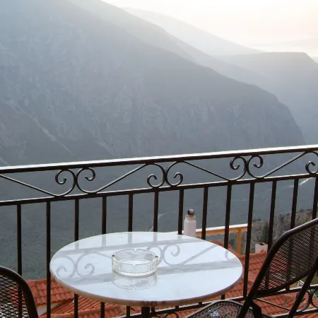 Hotel Varonos