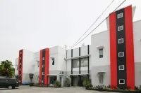 RedDoorz Plus Syariah at Polamas Andalas
