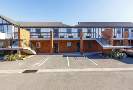 Chelsea Park Motor Lodge Отели рядом с достопримечательностью «Tahunanui Beach»