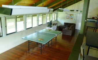 Christmas Creek Café & Cabins