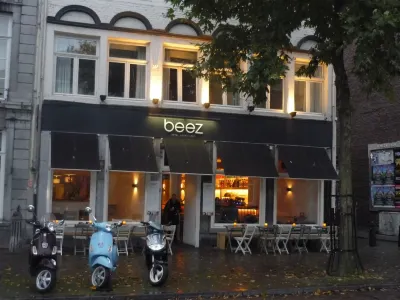 Hotel Beez Hotels near Sint Matthiaskerk