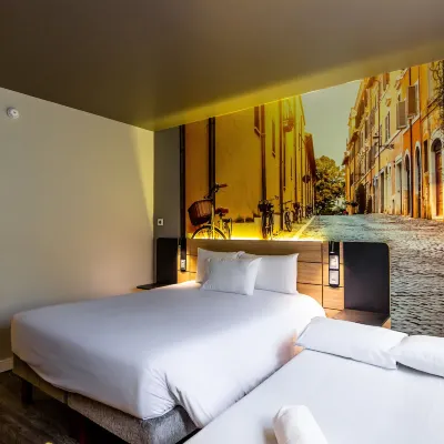 Novotel Curitiba Batel Hotels near 24 Hours Street