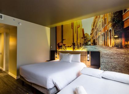 庫裡提巴巴特爾諾富特飯店（2018 年 9 月開業）