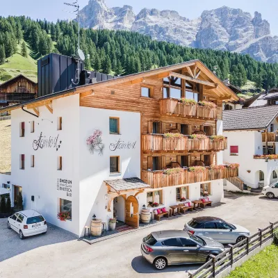 Hotel Steinrösl Hotels near Pralongia