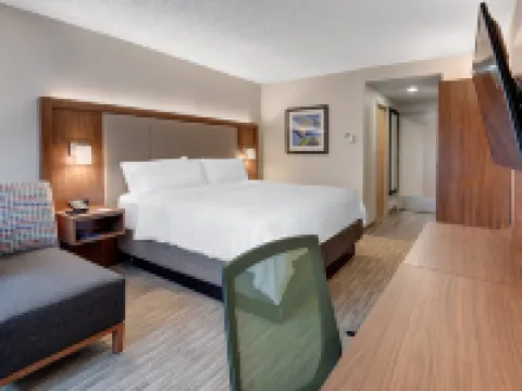 Holiday Inn Express & Suites WEST LONG BRANCH - EATONTOWN by IHG Hotels in Monmouth County