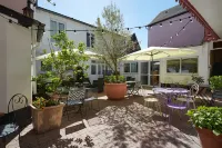 The Originals Boutique Hôtel la Colonne de Bronze Saint-Valéry-Sur-Somme Hotels in Saint-Valery-sur-Somme