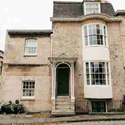 Crown Hotel Hotel Exterior