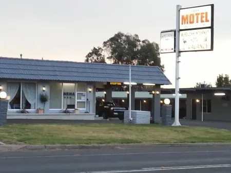 Yass Motel Отели рядом с достопримечательностью «Cooma Cottage»
