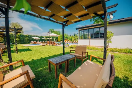 Sapanca Cayir Cimen Otel Отели в г. Сапанджа