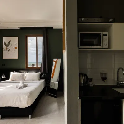 Residence Suites by Raphael Hotels โรงแรมใกล้ศูนย์การค้า Ramat Aviv Mall