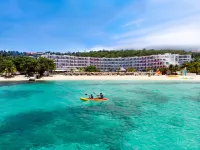 Grand Decameron Cornwall Beach, A Trademark All Inclusive