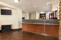Super 8 by Wyndham Findlay - Hot Tub