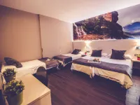 Hostal Prado Hotels near Cava Baja