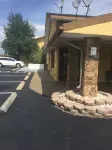 Super 8 by Wyndham Craig - parking