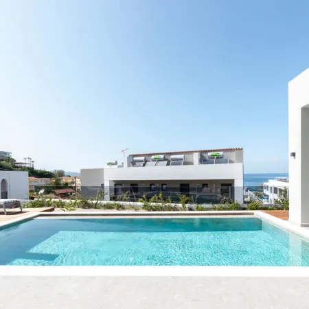 Villa Luna I 100m to Sea Free Heated Pool