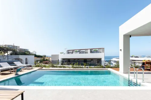 Villa Luna I 100m to Sea Free Heated Pool