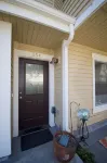 Comfort and Grace Perched on Queen Anne Hill - Bungalows