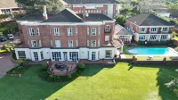 Redlands Hotel - Pool