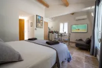 Mas la Cheneraie Hotels in Lourmarin