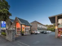 Best Western Newmarket Inn & Suites Hotels near ASB Showgrounds