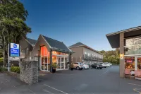 Best Western Newmarket Inn & Suites - parking