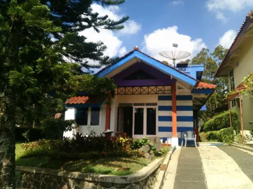 Villa Kota Bunga Cosmos Hotel a Sukaresmi