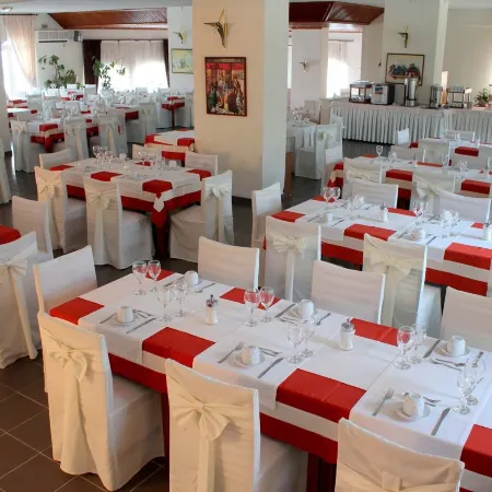 Famissi Eden Hotel