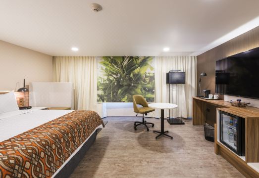 2. 윈덤 가든 키토..