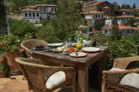 Terrace Houses Sirince - Fig, Olive Clockmakers and Grapevine Hotels in Sirince