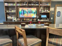 Four Points by Sheraton Greensboro Airport - Barer