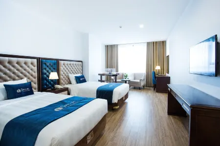 Song Loc Luxury Hotel