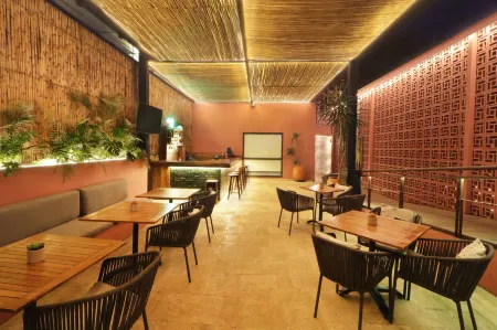 City Centro by Marriott Oaxaca Отели рядом с достопримечательностью «Templo of the Compa?ia de Jesus»