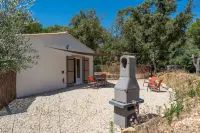 Mas la Cheneraie Hotels near Parc de la Ferrage