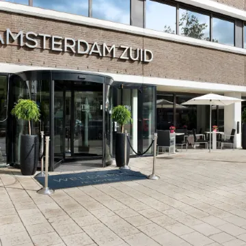 NH Amsterdam Zuid Отели рядом с достопримечательностью «Зяудерамстел»