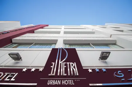 Le Pietri Urban Hotel Отели рядом с достопримечательностью «Мавзолей Мухаммеда V»