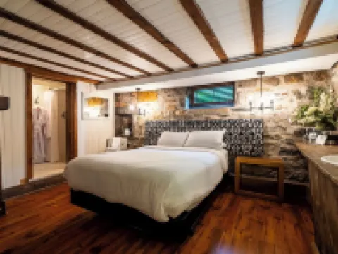 Auberge Nuits de St-Georges Hotels in Bromont