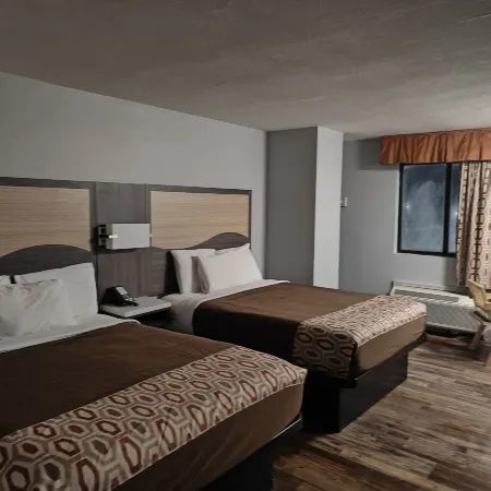 Mountain Vista Inn & Suites - Near the Island InPigeon Forge