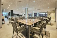 Apartamentos Ponent - Aamiainen